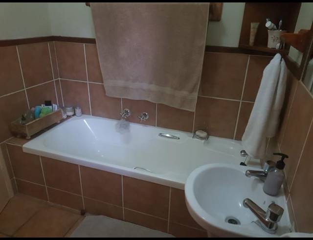 2 BEDROOM PROPERTY TO RENT IN SUNNINGHILL